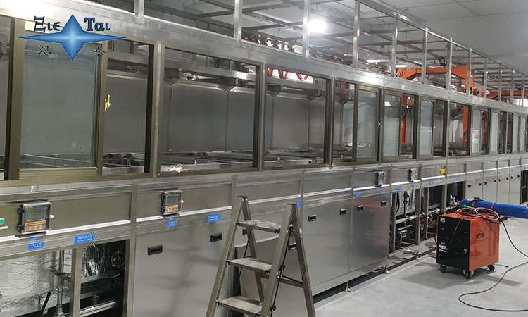 超聲波清洗機(jī)如何有效去除油污：原理、方法與適用清洗劑選擇