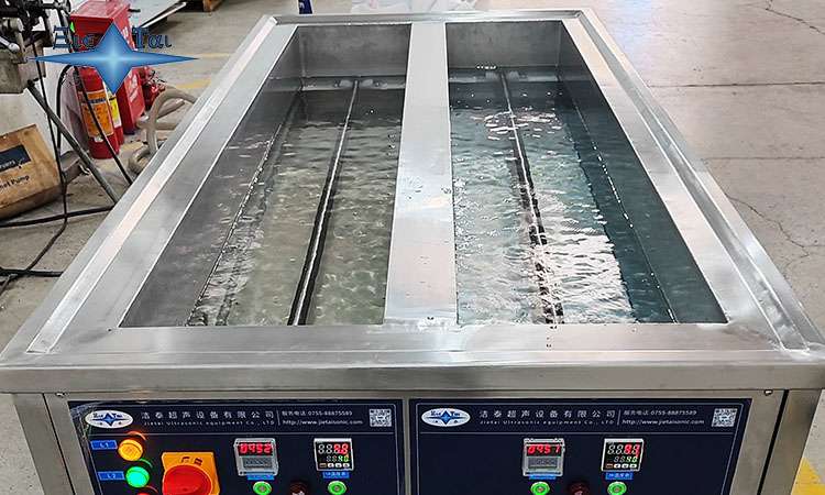 超聲波清洗機(jī)的水泵選擇：類型、特性與應(yīng)用指南