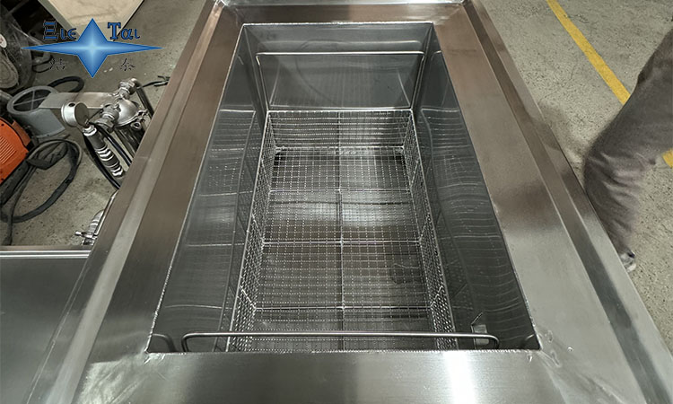 超聲波清洗機為什么可以”擊穿”？深入解析空化效應的力量與安全使用指南