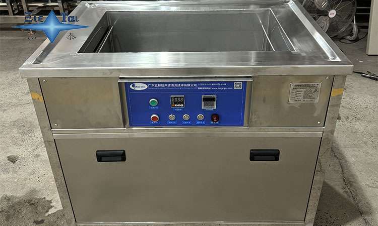 為什么超聲波清洗機(jī)不能洗木制品？深入解析材質(zhì)特性與正確清潔方法